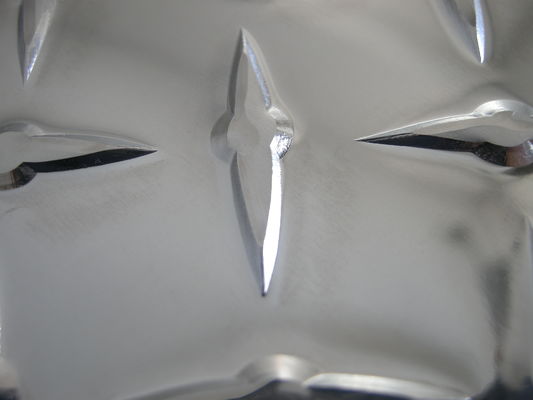 Φύλλο πιάτων ελεγκτών αλουμινίου διαμαντιών για τη διακόσμηση του αυτοκινητικού πατώματος